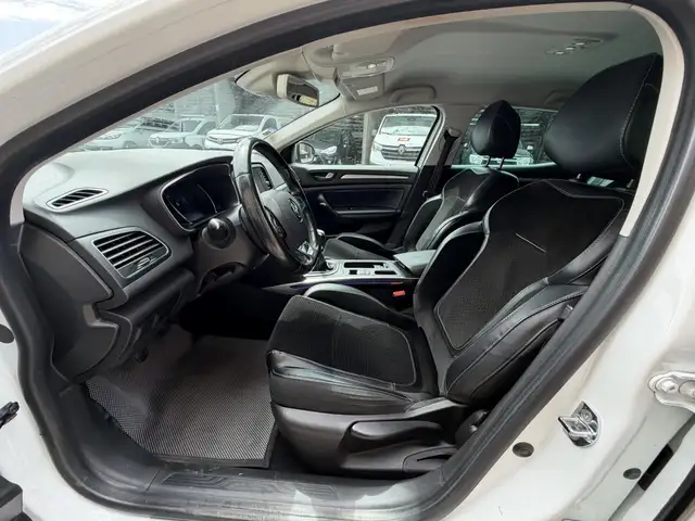 Renault Megane view 22