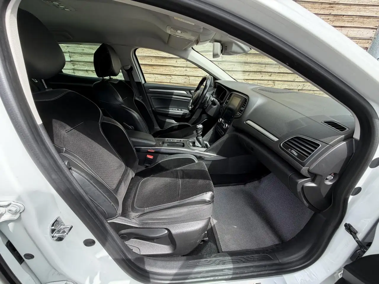 Renault Megane Berline — photo 16