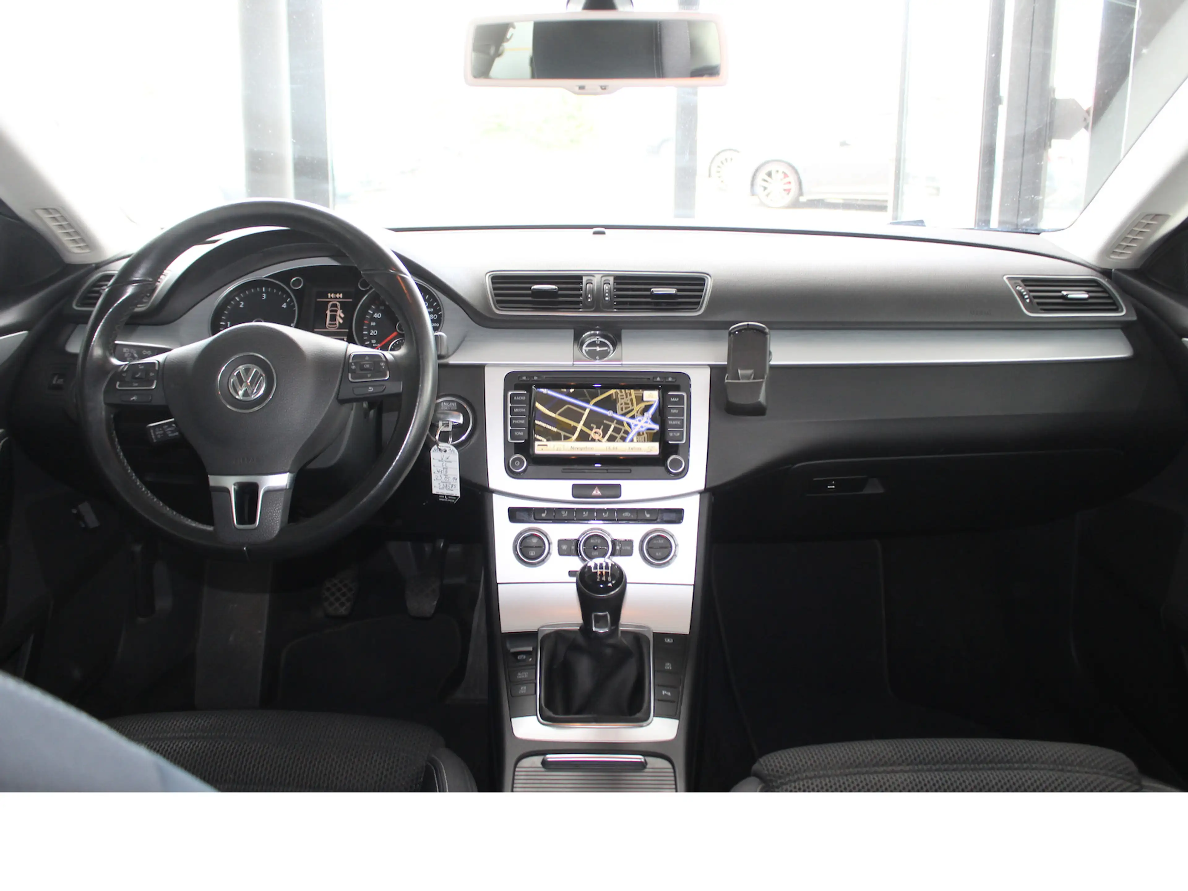 Volkswagen CC 2.0 TDI NAVI*XENON*SHZ*GLASDACH*KAM*GRA — photo 10