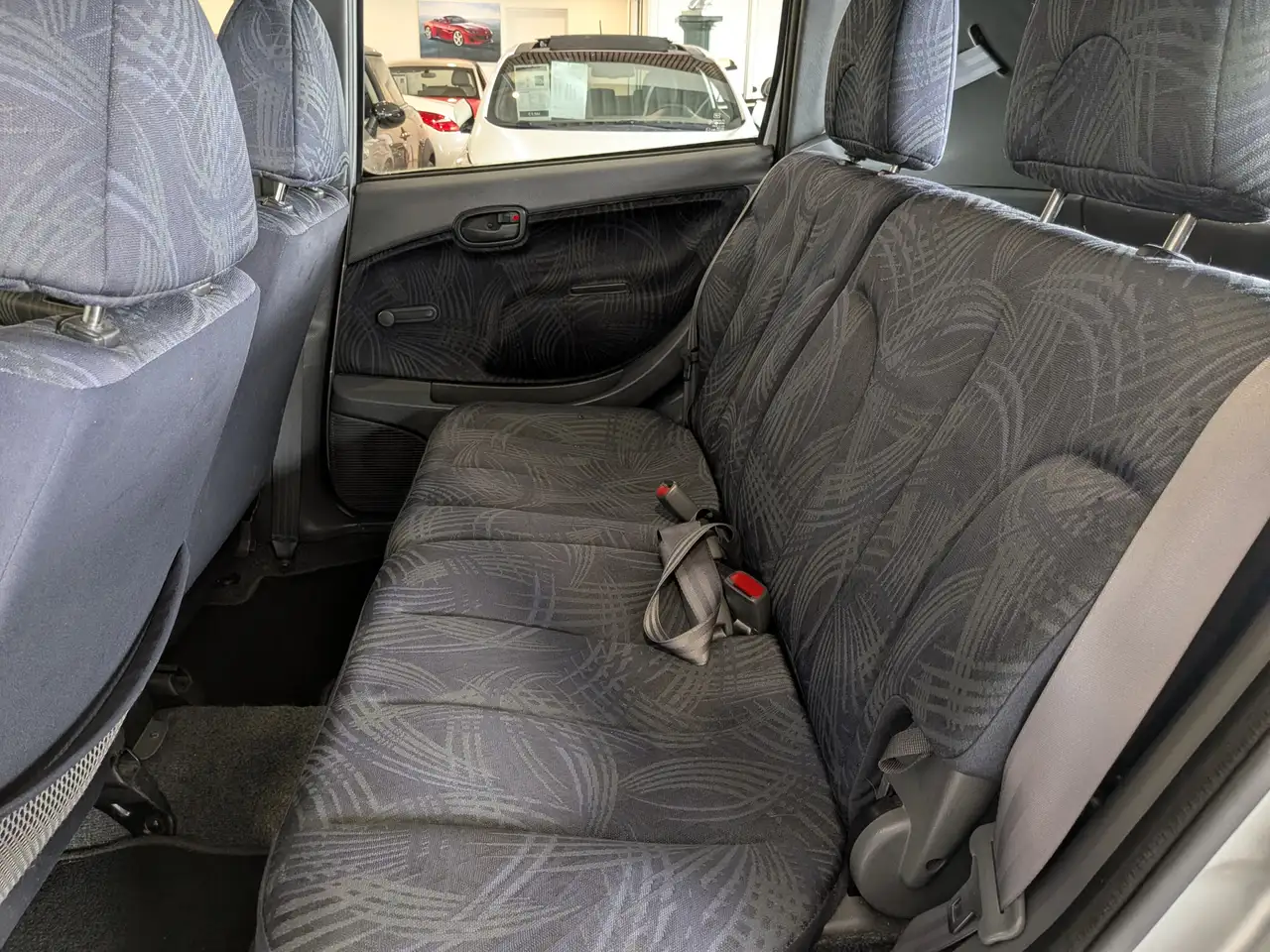 Daihatsu YRV Young RV 1.3-16V VTi Trekhaak, Stuurbekrachtiging, foto 7