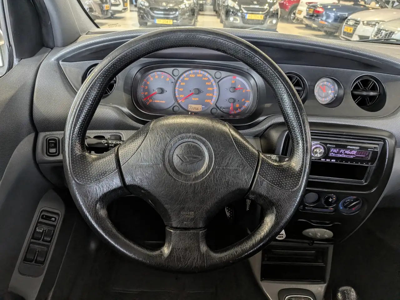 Daihatsu YRV Young RV 1.3-16V VTi Trekhaak, Stuurbekrachtiging, foto 9
