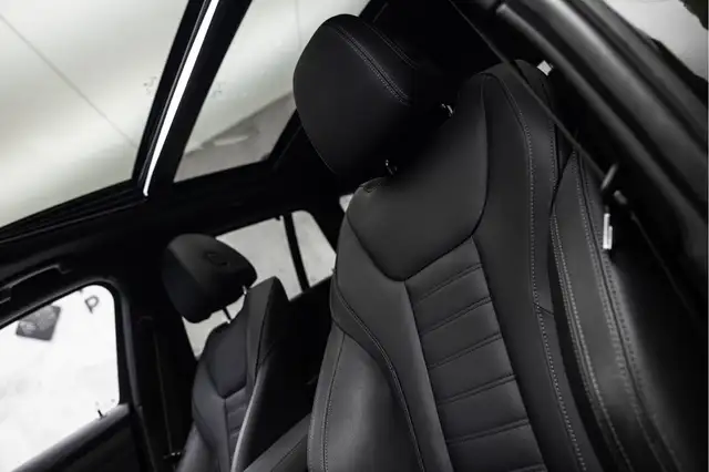 BMW 3 Series view 26