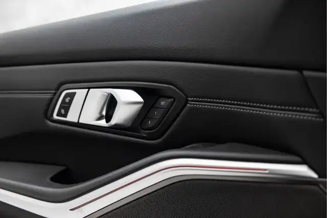 BMW 3 Series view 28