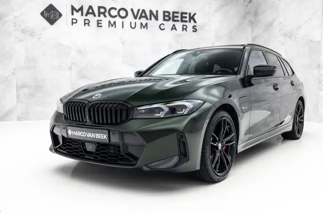 BMW 3 Series view 4