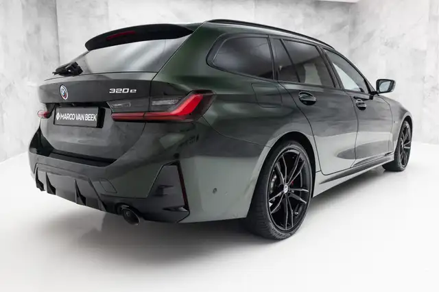 BMW 3 Series view 2