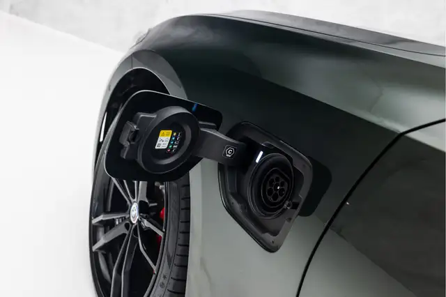 BMW 3 Series view 12