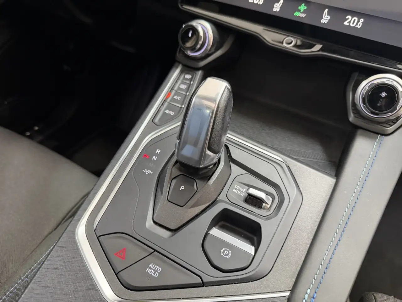 Lynk & Co 01 1.5 Plug-in Hybrid 261PK BLACK EDITION 360 CAM, миниатюра 20