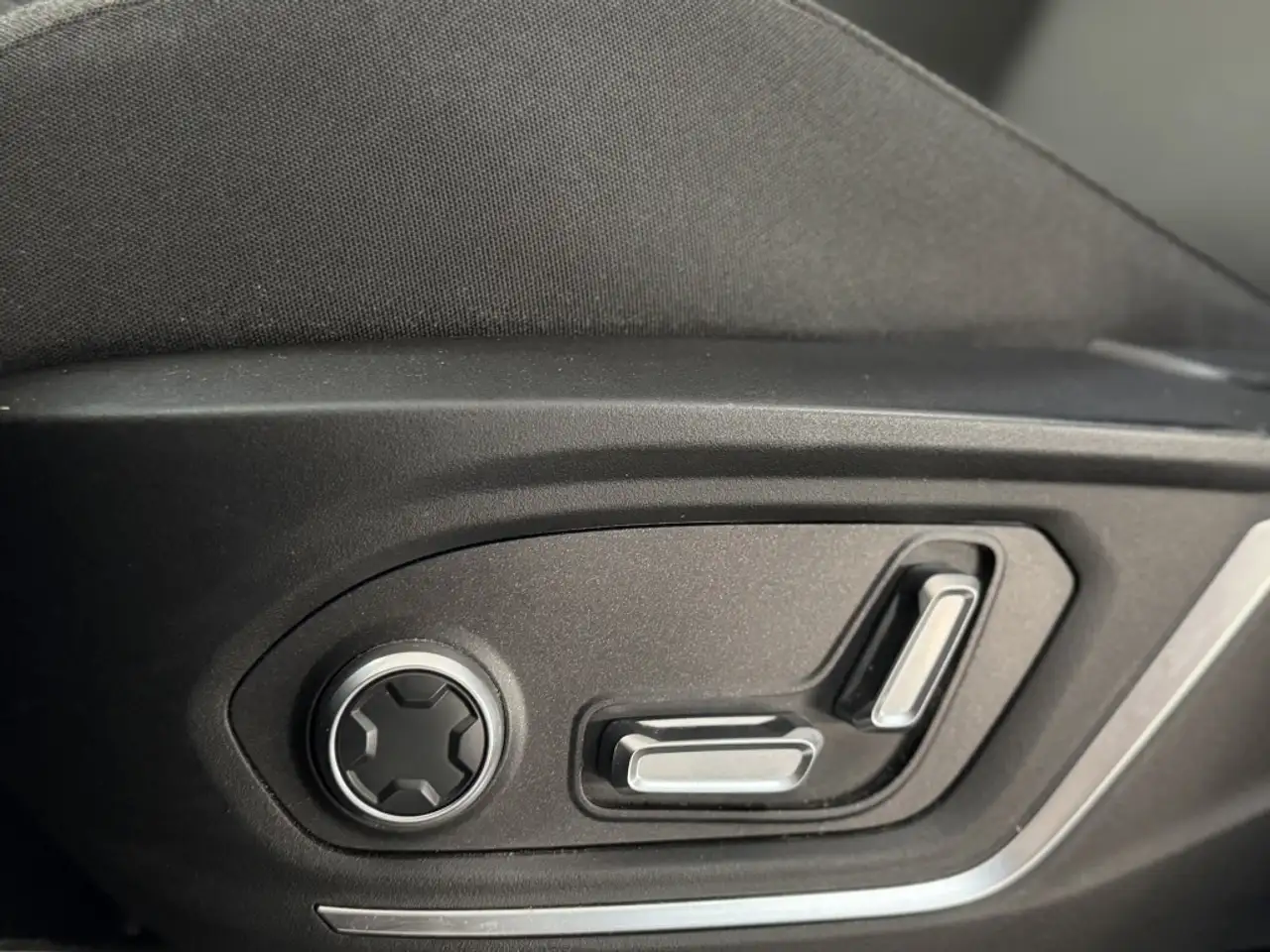 Lynk & Co 01 1.5 Plug-in Hybrid 261PK BLACK EDITION 360 CAM, миниатюра 25
