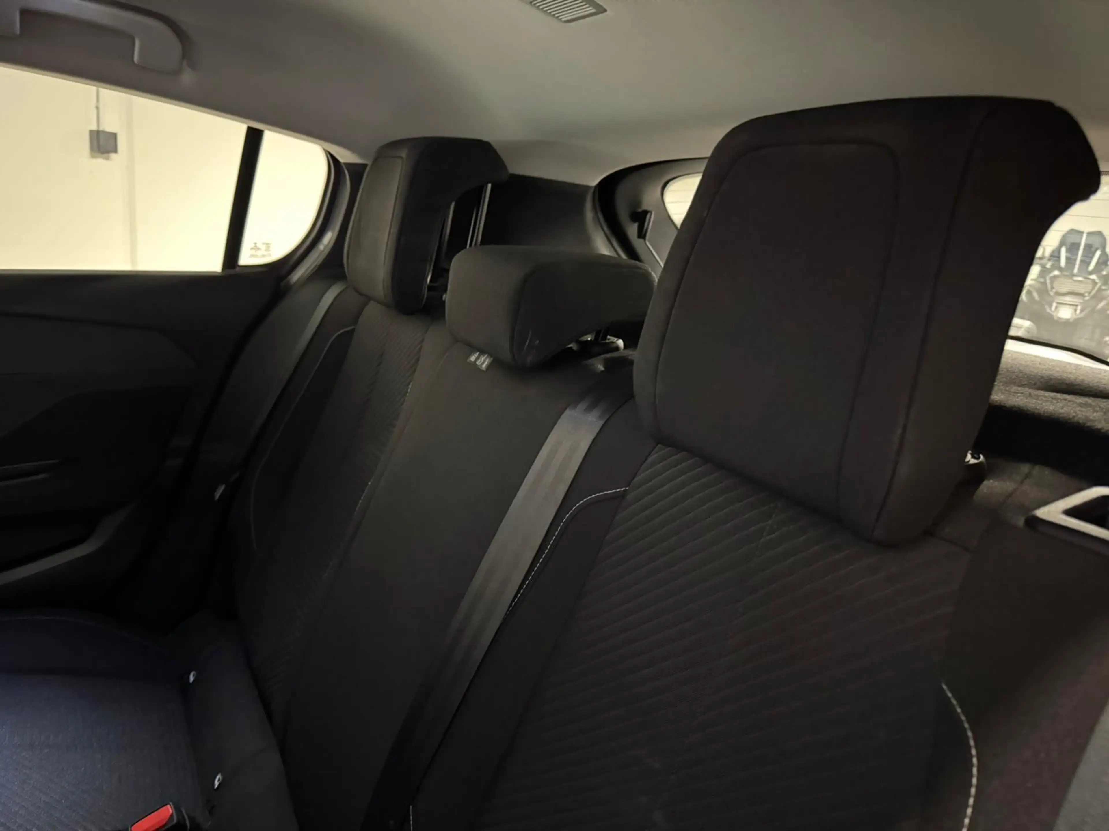 Peugeot 308 1.2 PureTech Allure Pack Business — photo 9