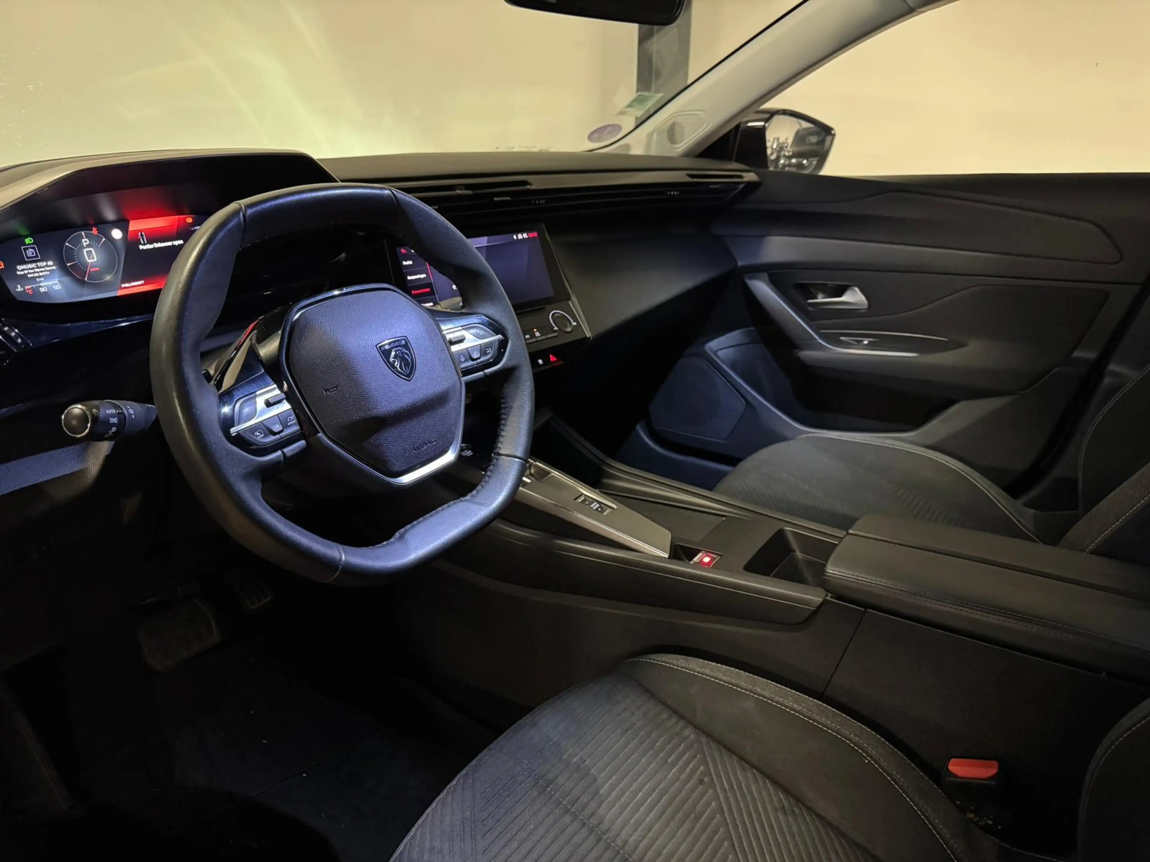 Peugeot 308 1.2 PureTech Allure Pack Business — photo 7