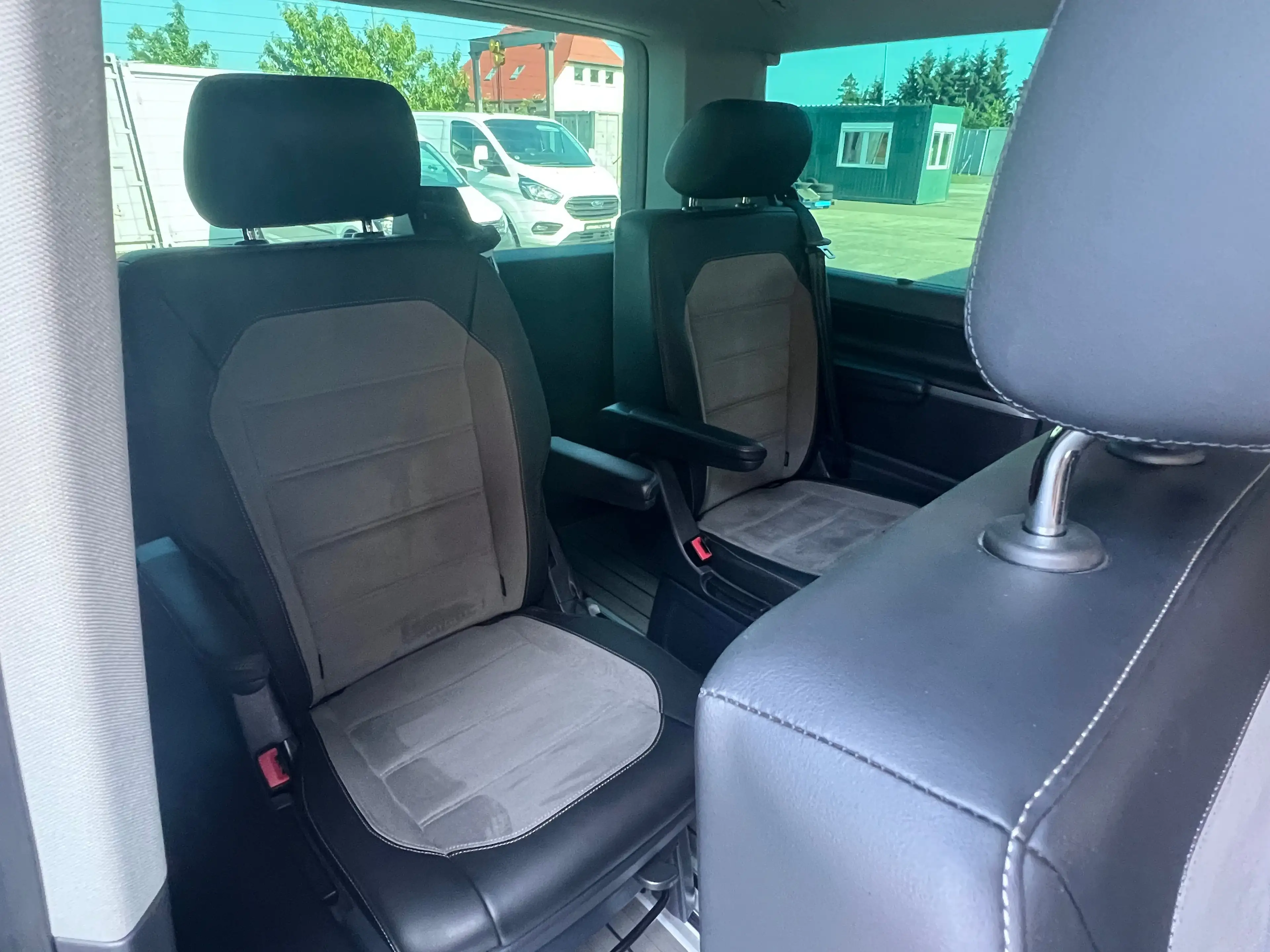 Volkswagen T6.1 Multivan Multivan Highline 4MOTION — photo 9