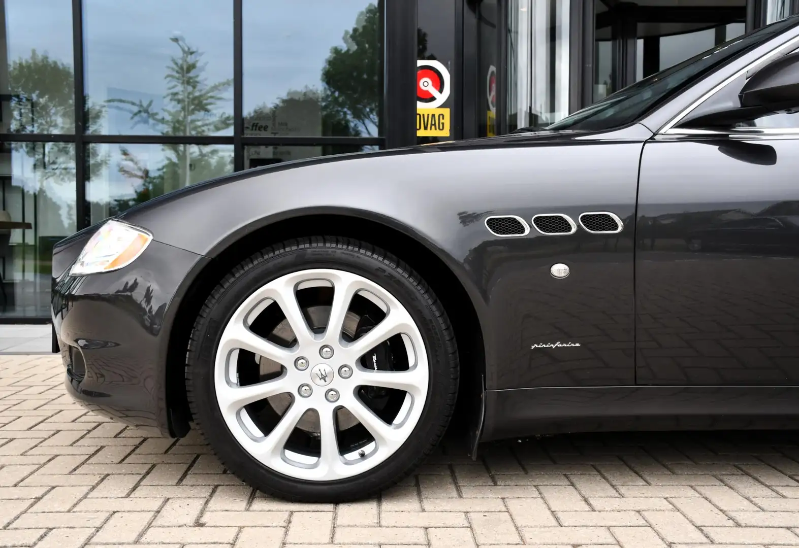 Maserati Quattroporte 4.2 Executive GT 1e eigenaar Grijs - 2