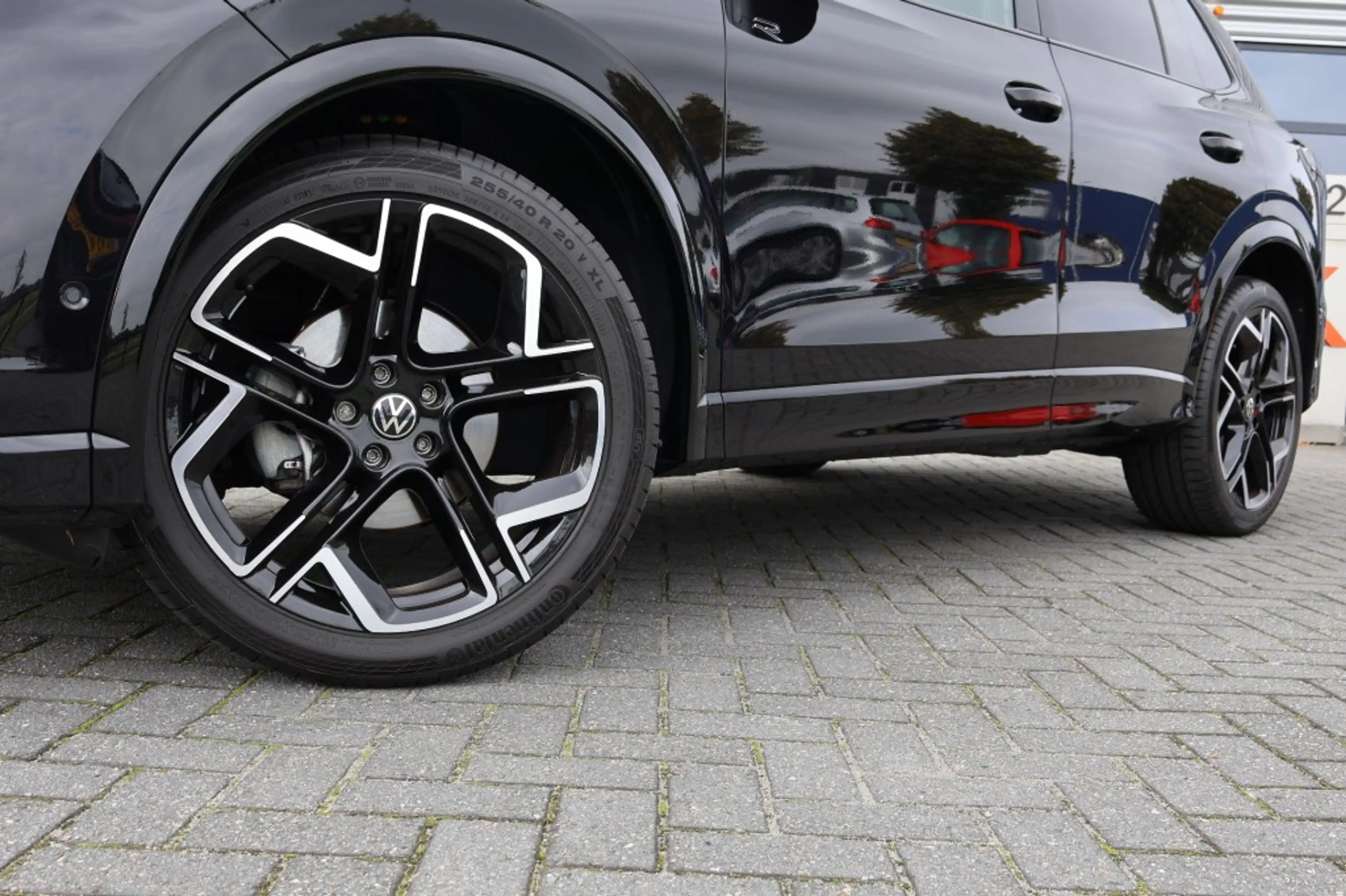 Volkswagen Tiguan 1.5 eTSI DSG R-Line Black st 150pk /Panodak/ 360gr — photo 6