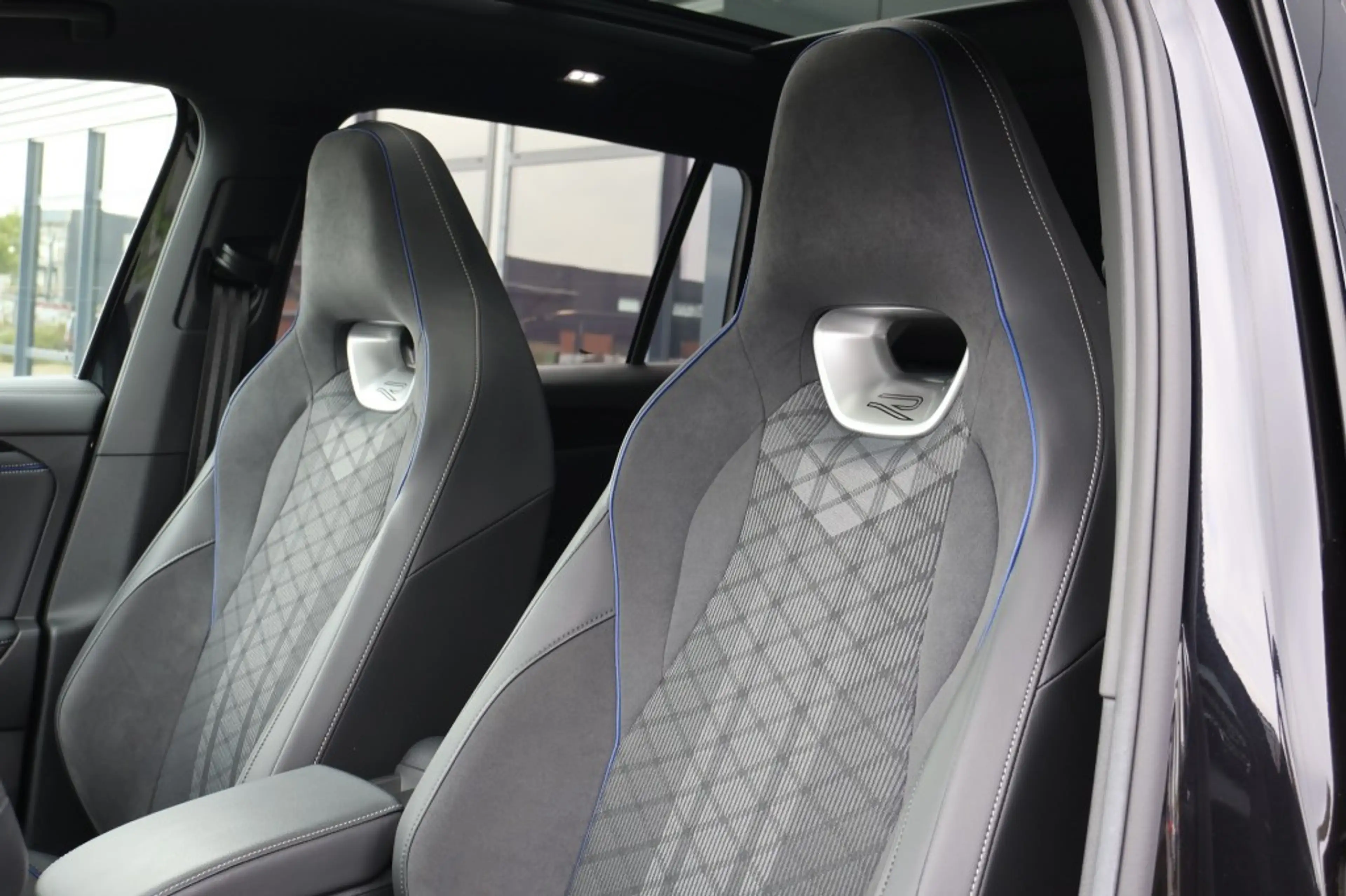 Volkswagen Tiguan 1.5 eTSI DSG R-Line Black st 150pk /Panodak/ 360gr — photo 29