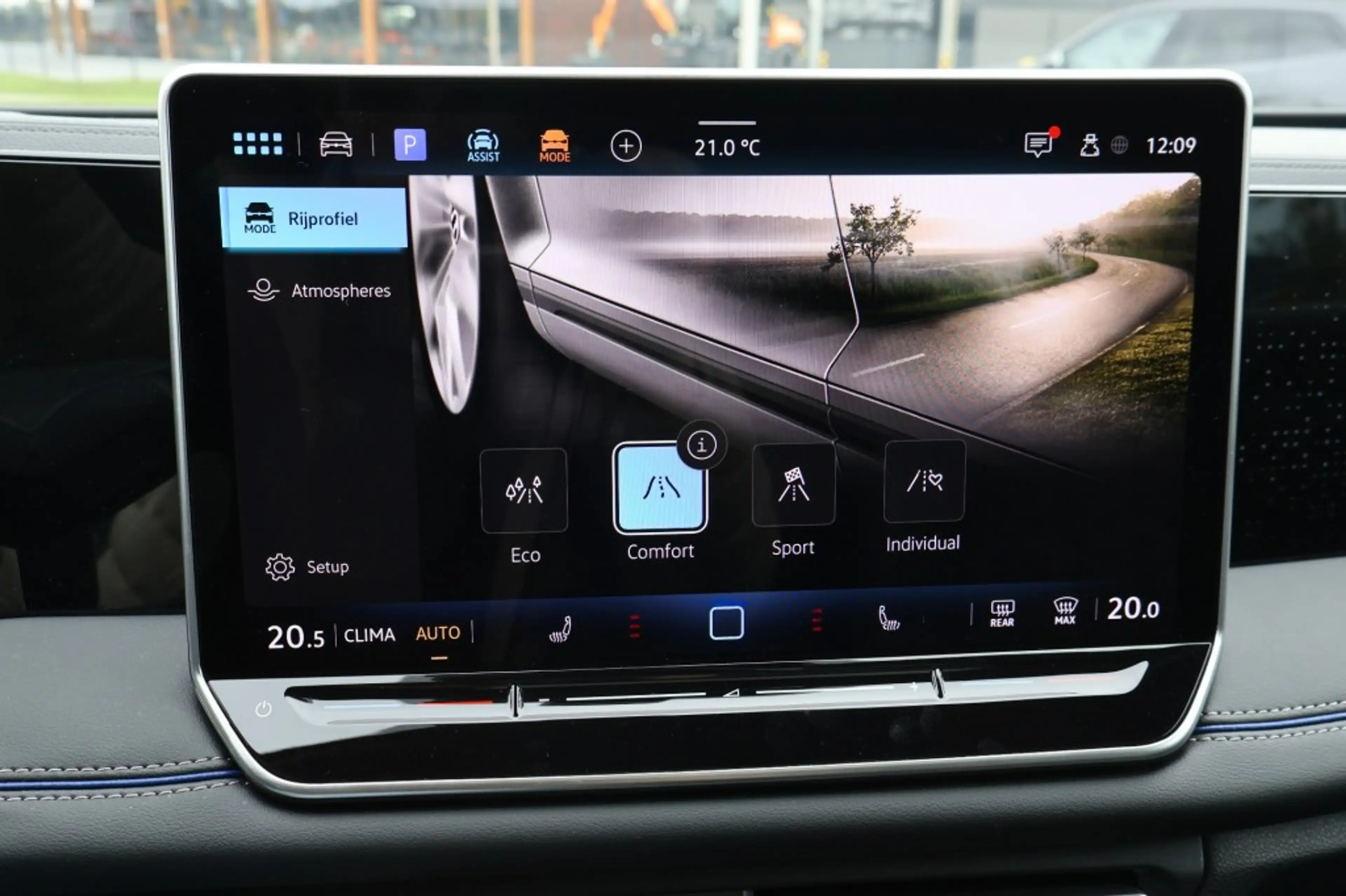 Volkswagen Tiguan 1.5 eTSI DSG R-Line Black st 150pk /Panodak/ 360gr — photo 19