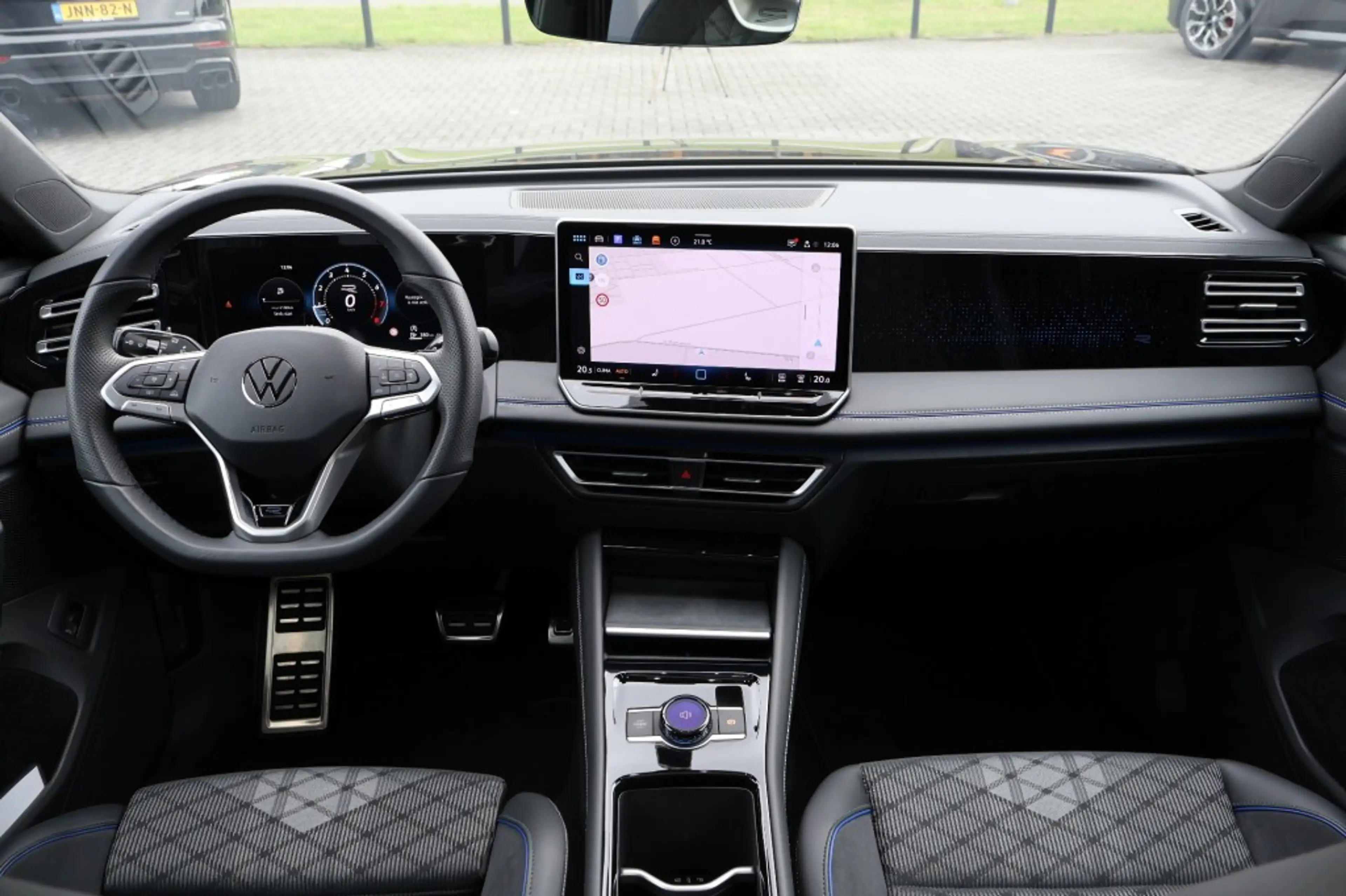Volkswagen Tiguan 1.5 eTSI DSG R-Line Black st 150pk /Panodak/ 360gr — photo 3