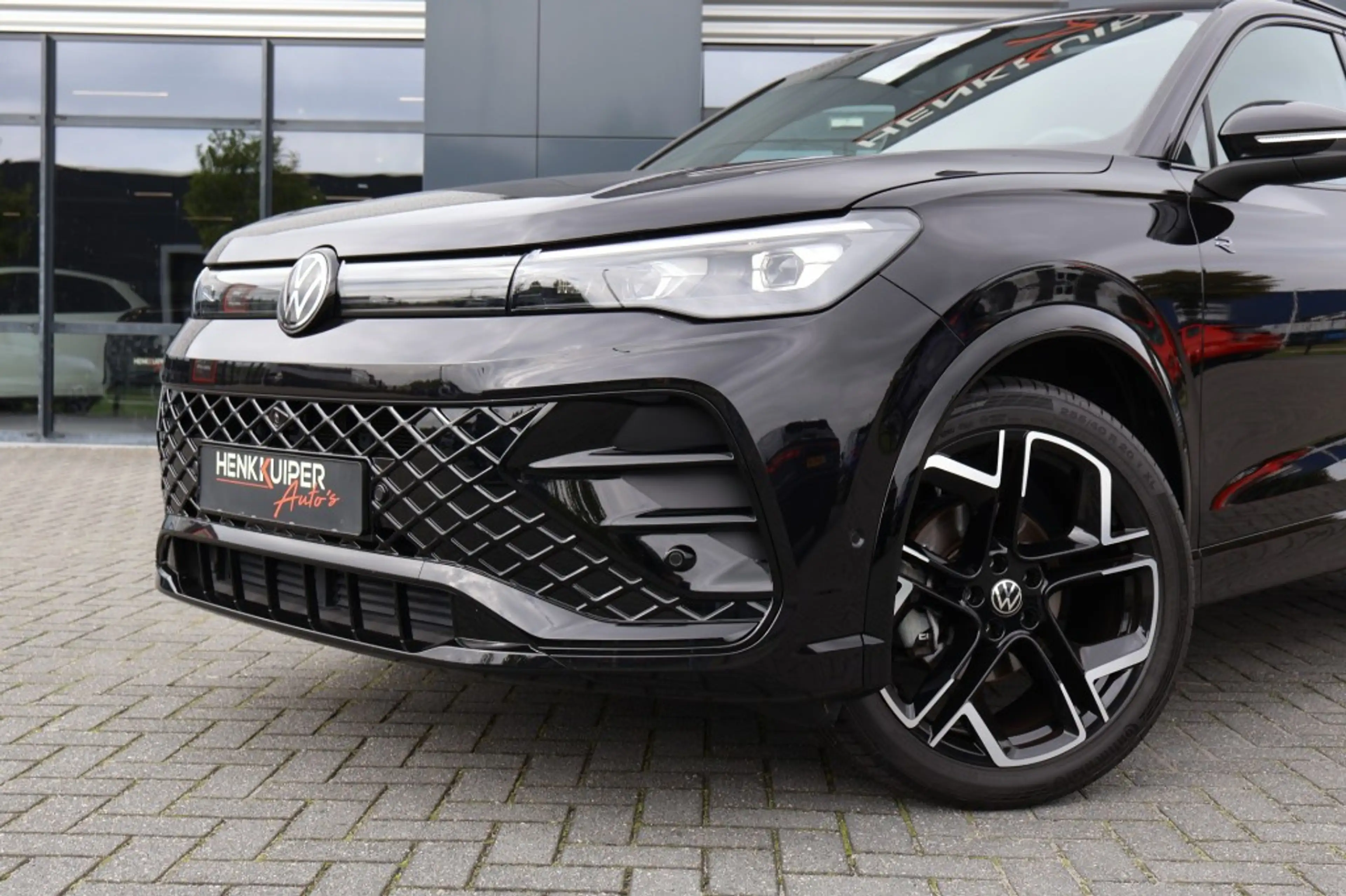 Volkswagen Tiguan 1.5 eTSI DSG R-Line Black st 150pk /Panodak/ 360gr — photo 34