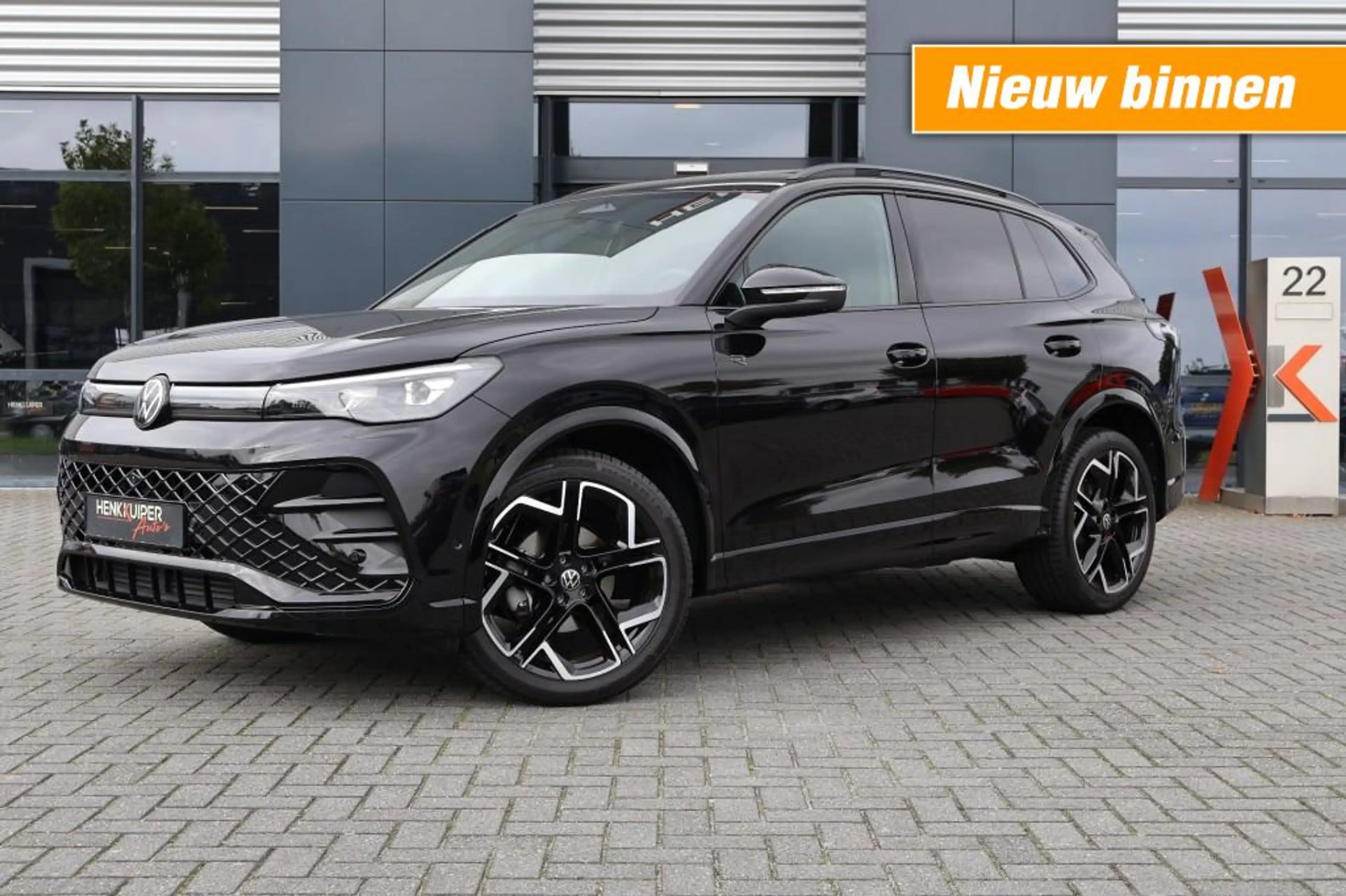 Volkswagen Tiguan 1.5 eTSI DSG R-Line Black st 150pk /Panodak/ 360gr