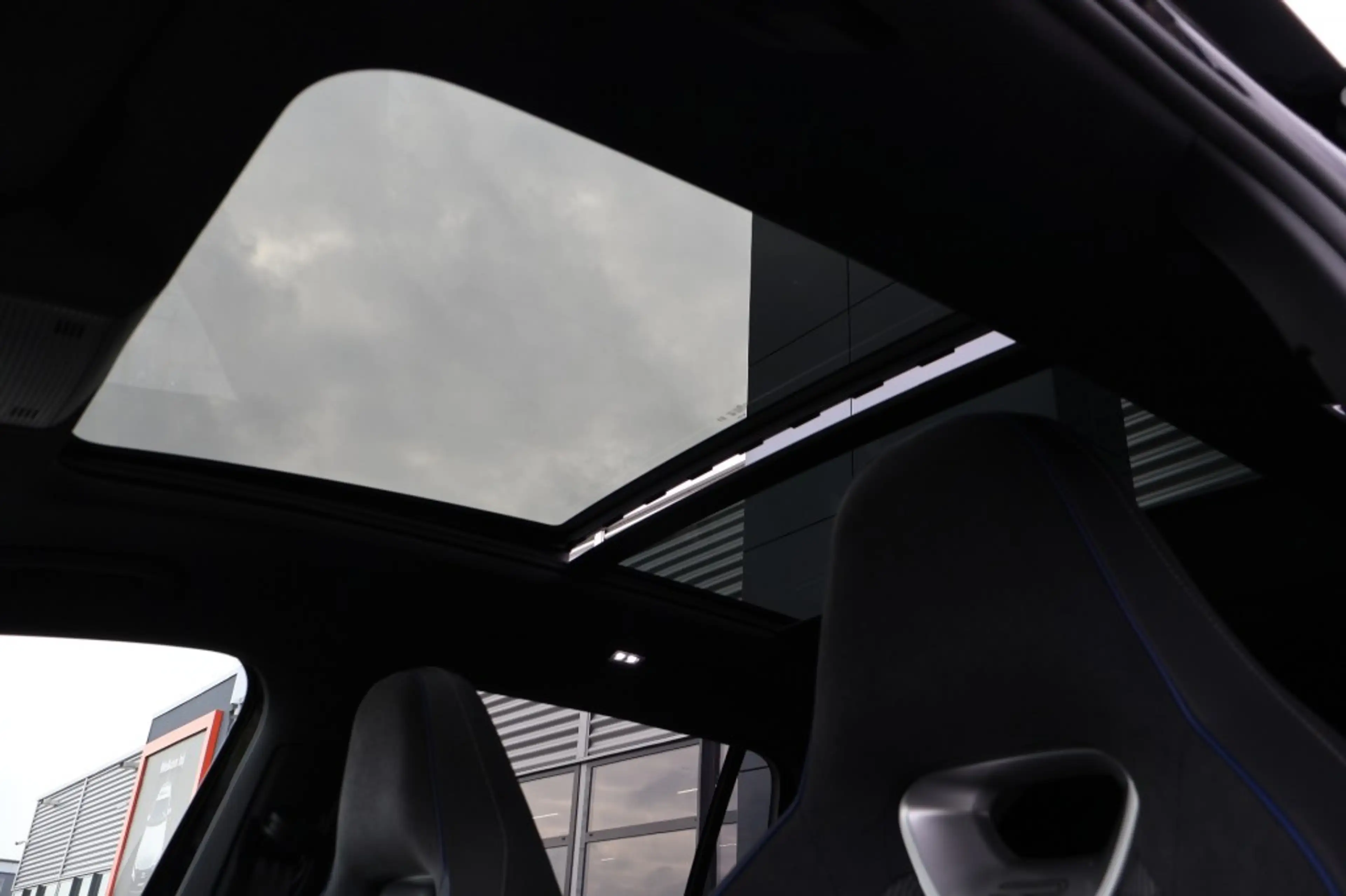 Volkswagen Tiguan 1.5 eTSI DSG R-Line Black st 150pk /Panodak/ 360gr — photo 14
