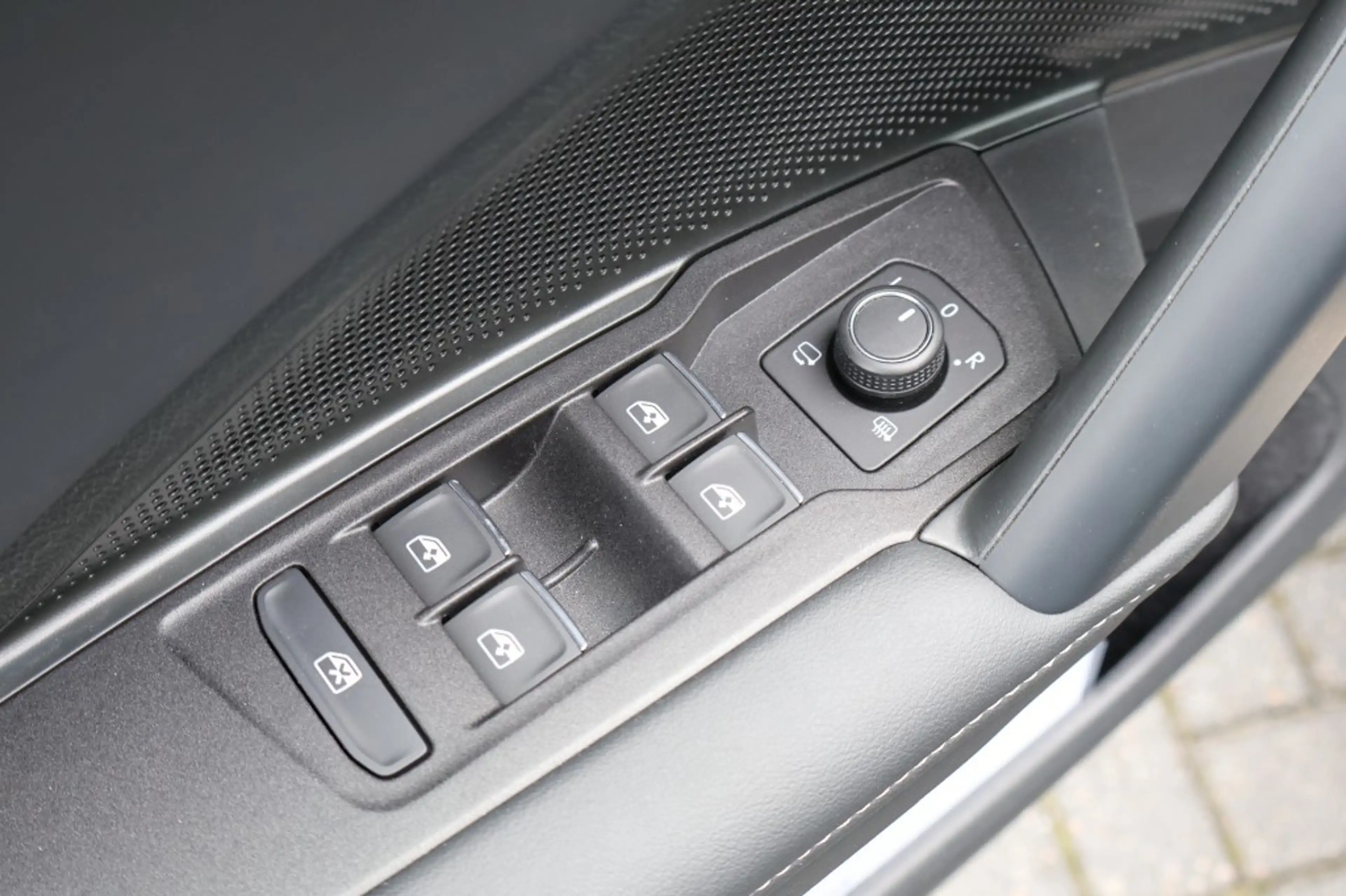 Volkswagen Tiguan 1.5 eTSI DSG R-Line Black st 150pk /Panodak/ 360gr — photo 24