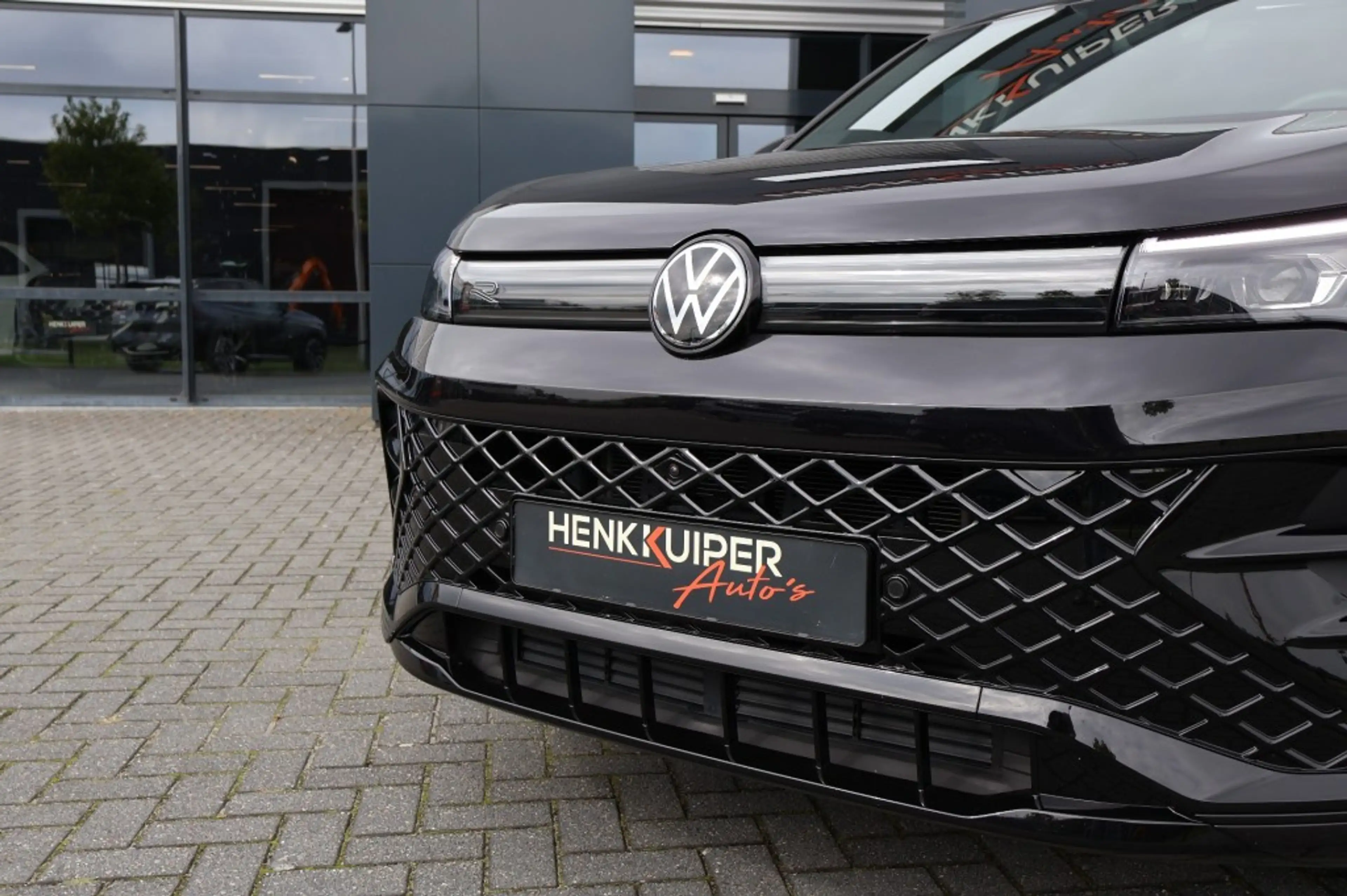 Volkswagen Tiguan 1.5 eTSI DSG R-Line Black st 150pk /Panodak/ 360gr — photo 35