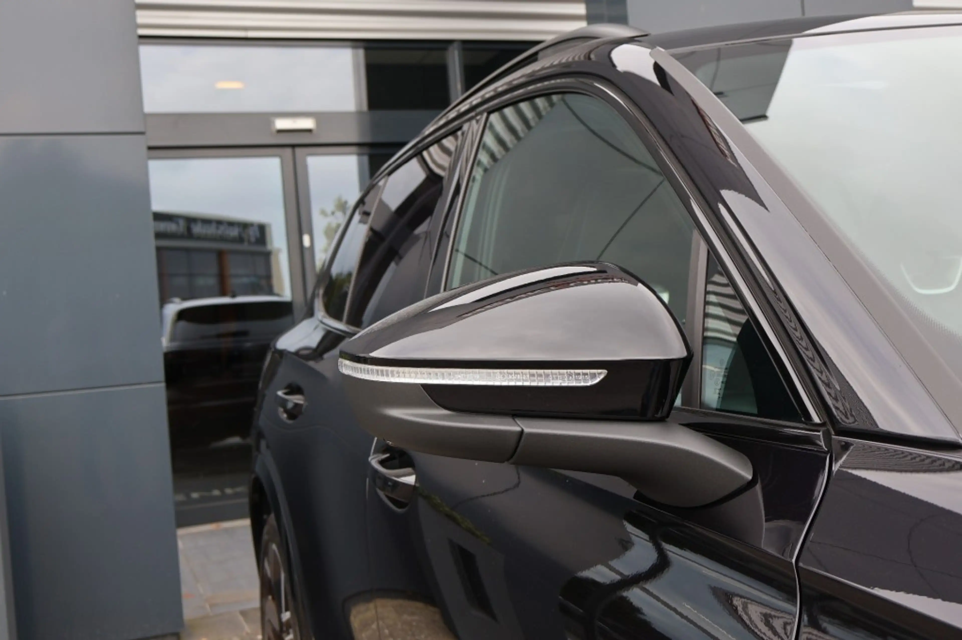 Volkswagen Tiguan 1.5 eTSI DSG R-Line Black st 150pk /Panodak/ 360gr — photo 37