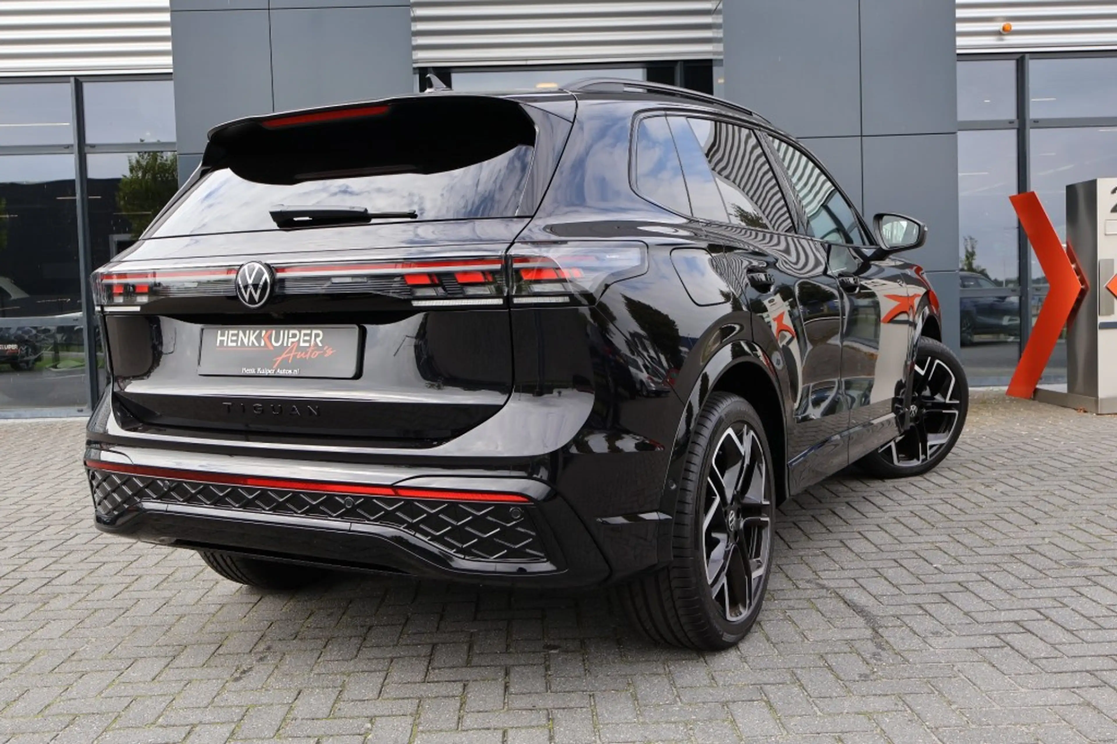 Volkswagen Tiguan 1.5 eTSI DSG R-Line Black st 150pk /Panodak/ 360gr — photo 9