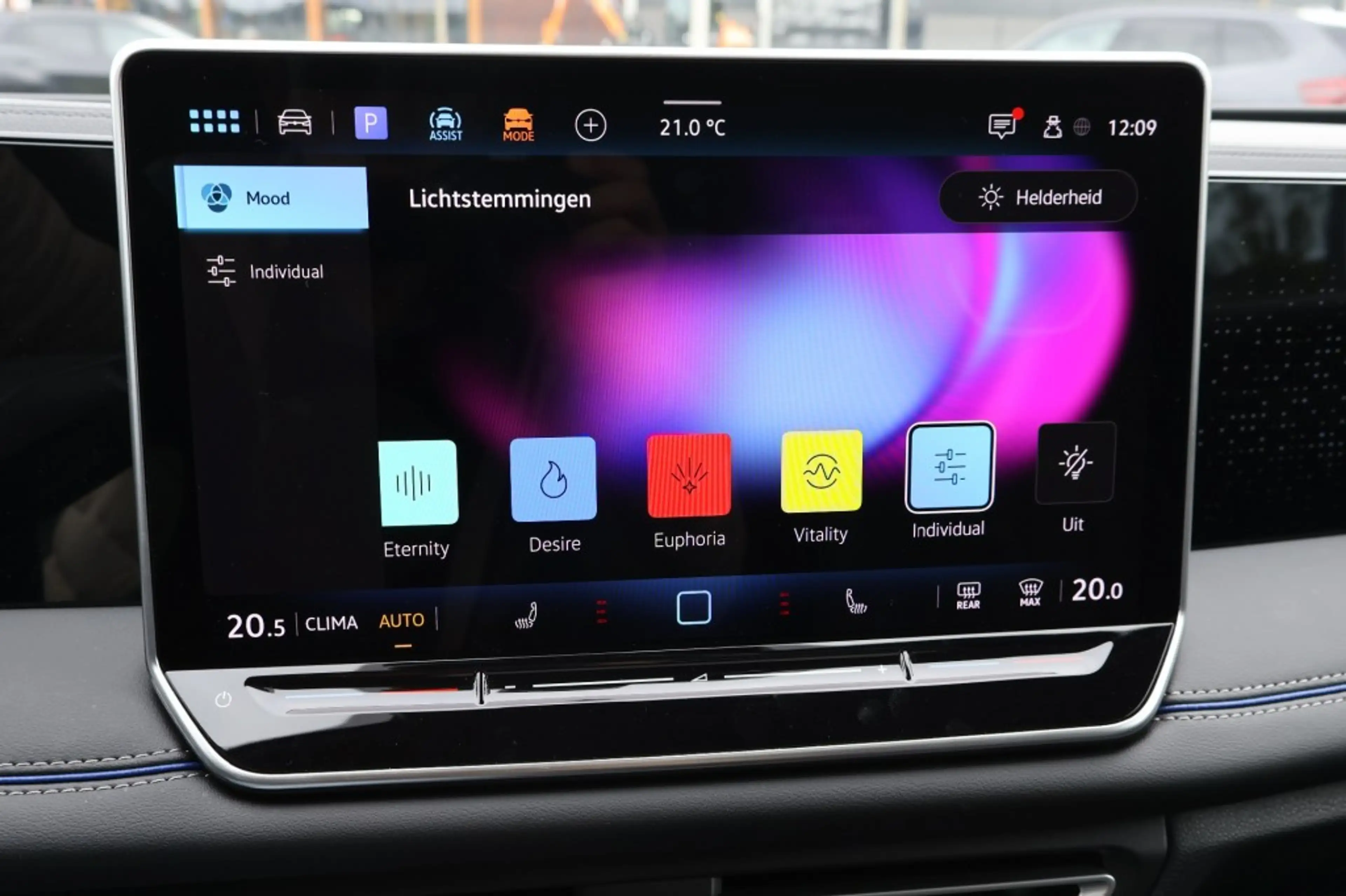 Volkswagen Tiguan 1.5 eTSI DSG R-Line Black st 150pk /Panodak/ 360gr — photo 46