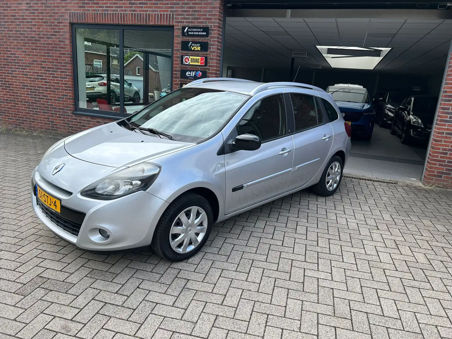 Renault Clio Estate 1.2 TCE 20th Anniversary/Trekhaak/Navigatie Grijs - 1