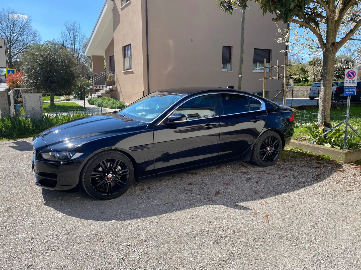 Jaguar XE XE 2.0d i4 Prestige 180cv auto my19 Nero - 1