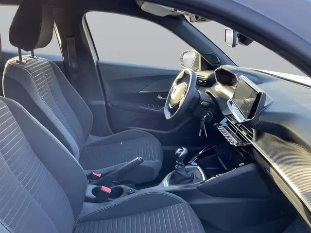 Peugeot 2008 view 11