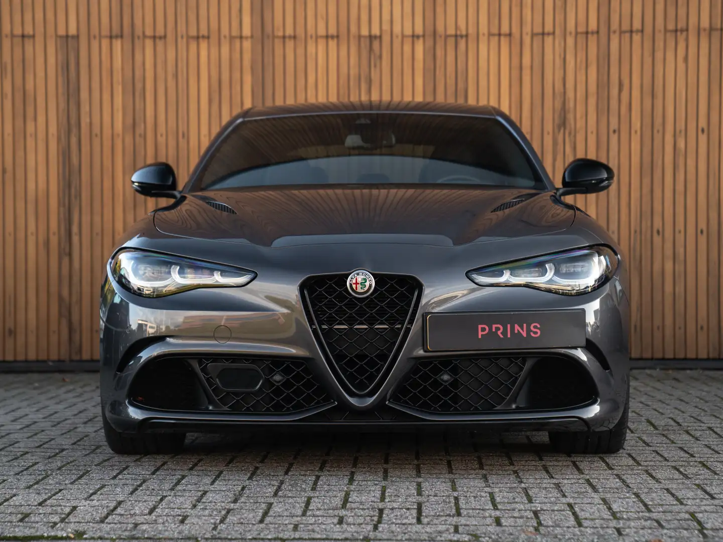 Alfa Romeo Giulia 2.9 V6 Quadrifoglio MY25 | Harman/Kardon | Adapt. Gris - 2