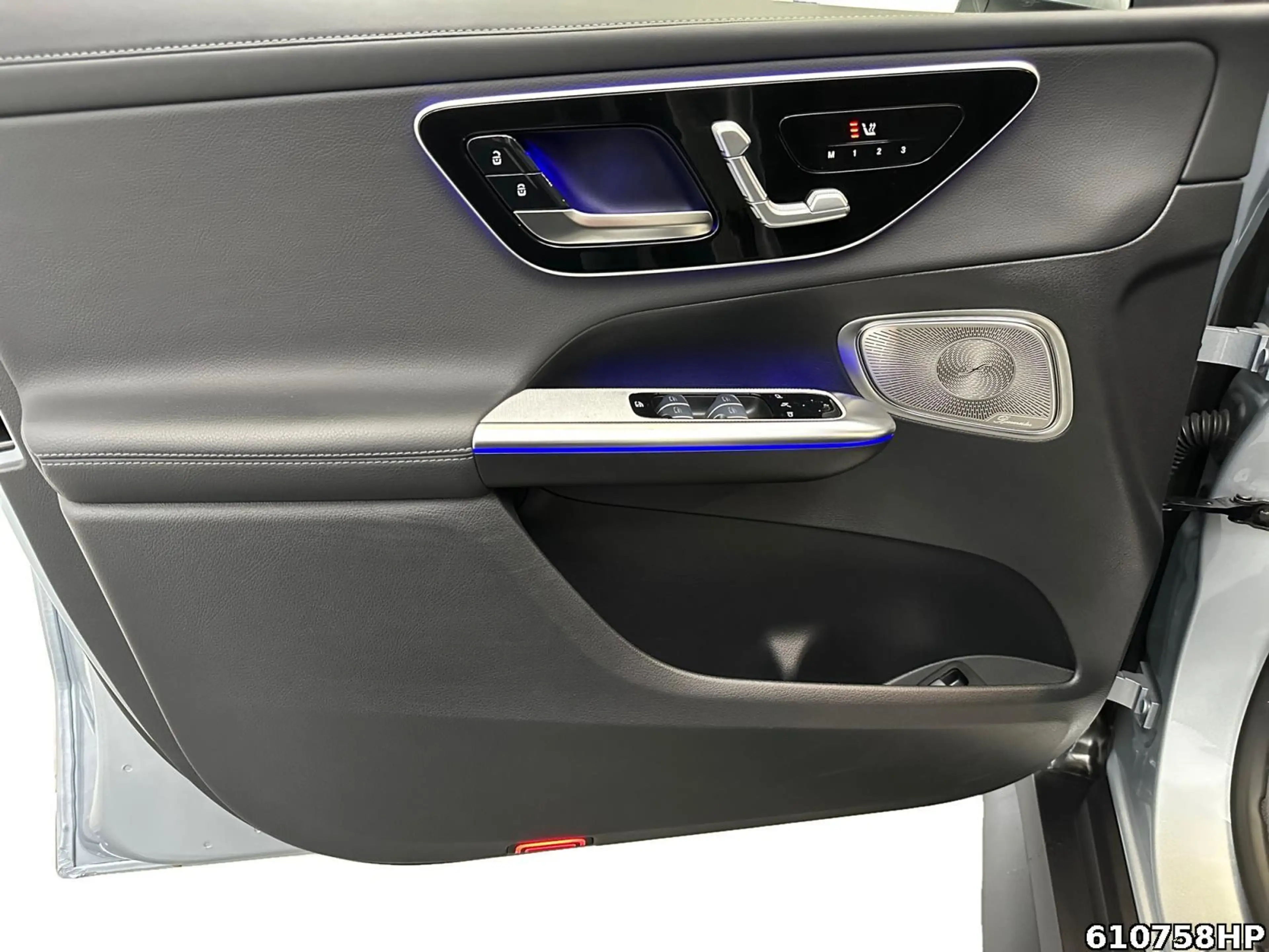 Mercedes-Benz GLC 300 e 4M AMG Pano AHK 360° Burmester Memory — photo 14