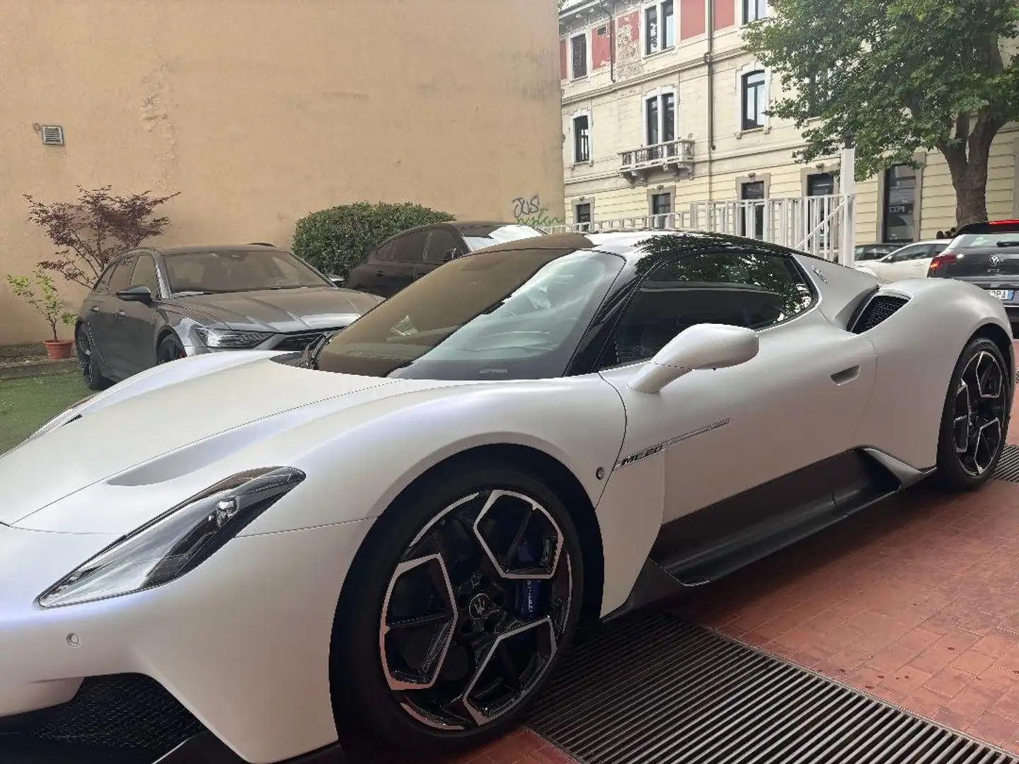 Maserati MC20 3.0 V6 630cv rwd auto Weiß - 2