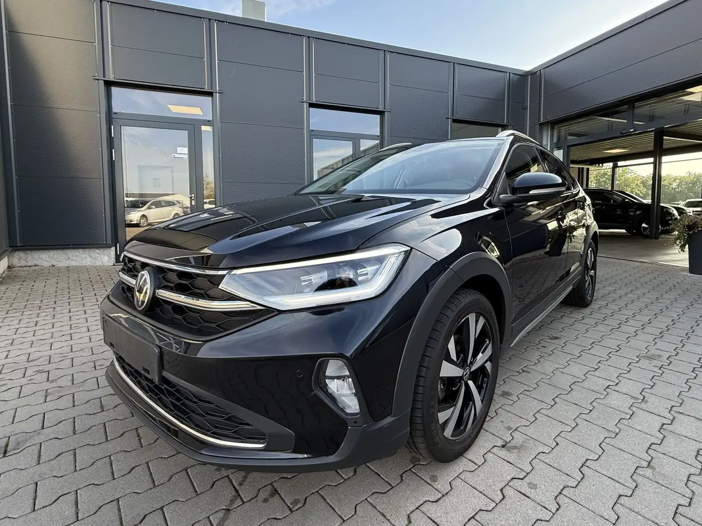 Volkswagen Taigo 1.0 TSi DSG Style Zwart - 2