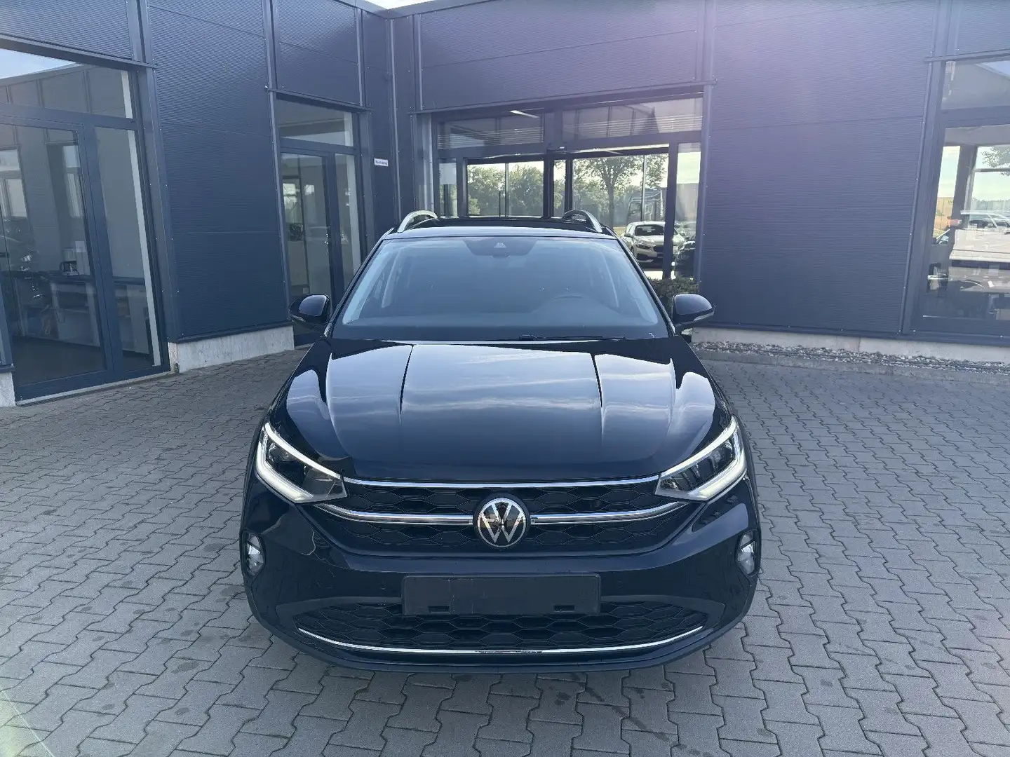 Volkswagen Taigo 1.0 TSi DSG Style Zwart - 1