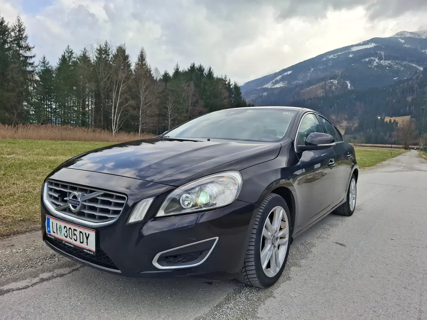 Volvo S60 Schwarz - 1
