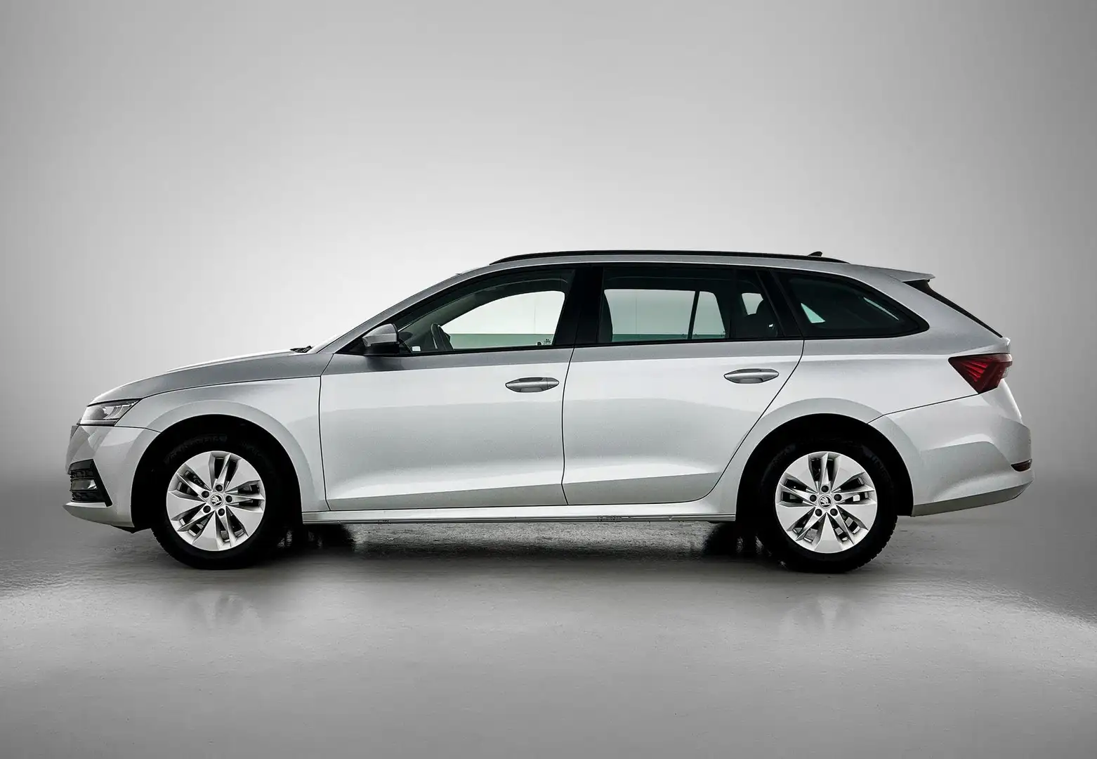 Skoda Octavia Combi 1.0 TSI Business Edition | NAVIGATIE | DIGIT Grijs - 2