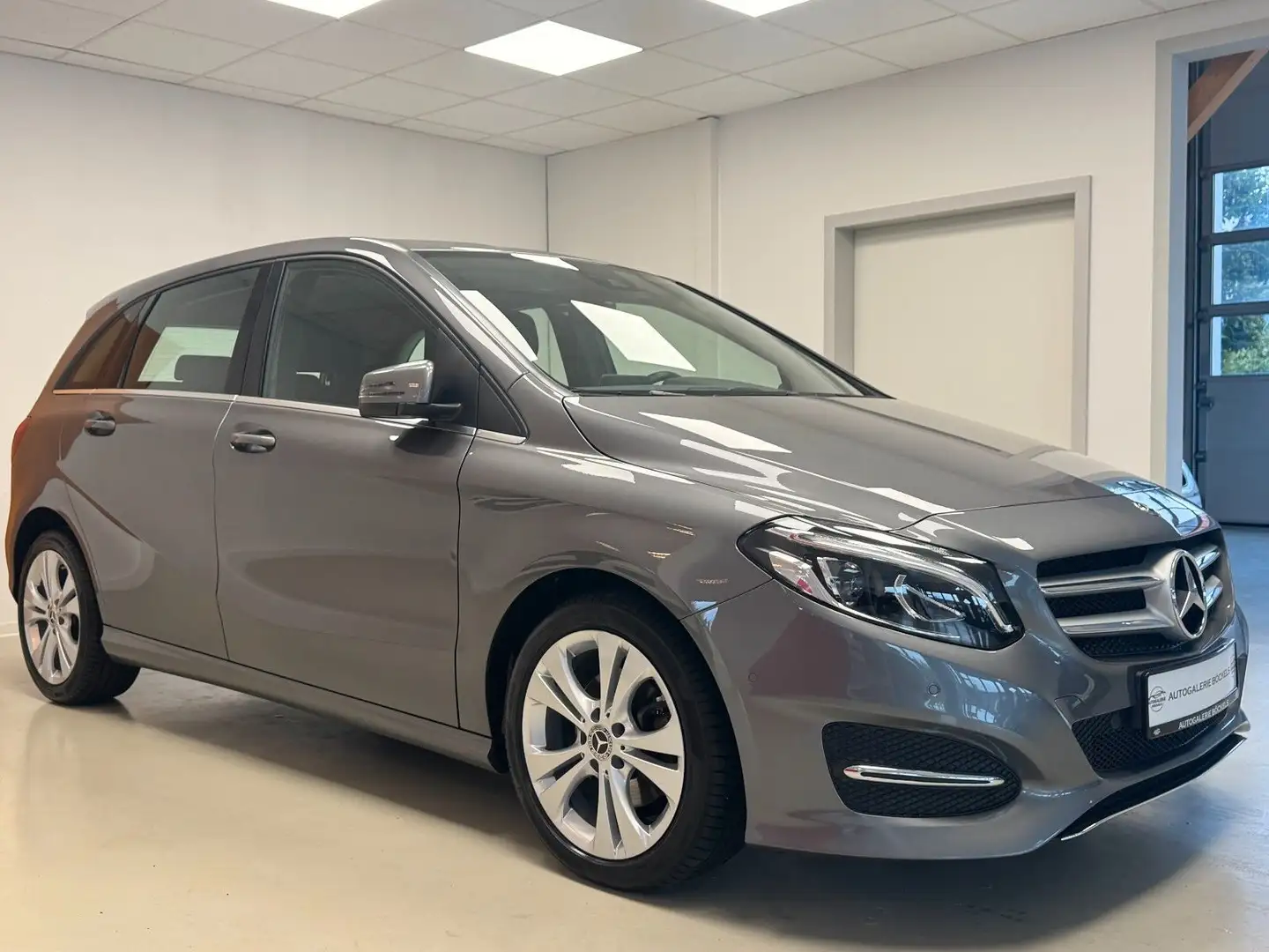 Mercedes-Benz B 200 Edition B Urban °LED°1.Hd°Garantie° Grau - 2