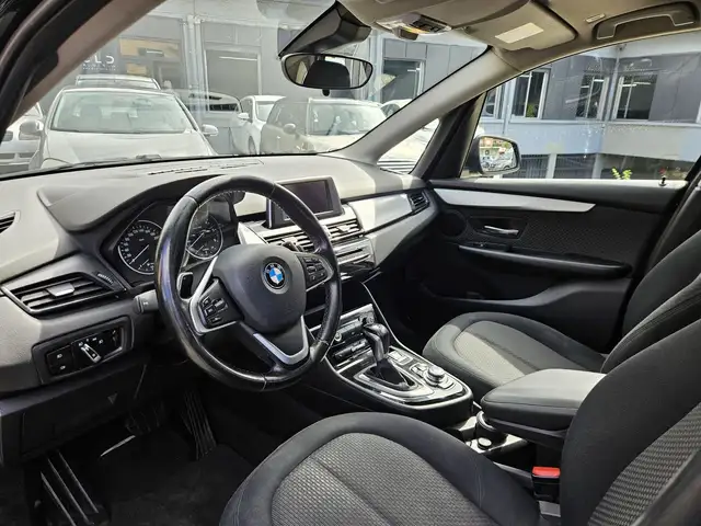 BMW 2 Series view 7
