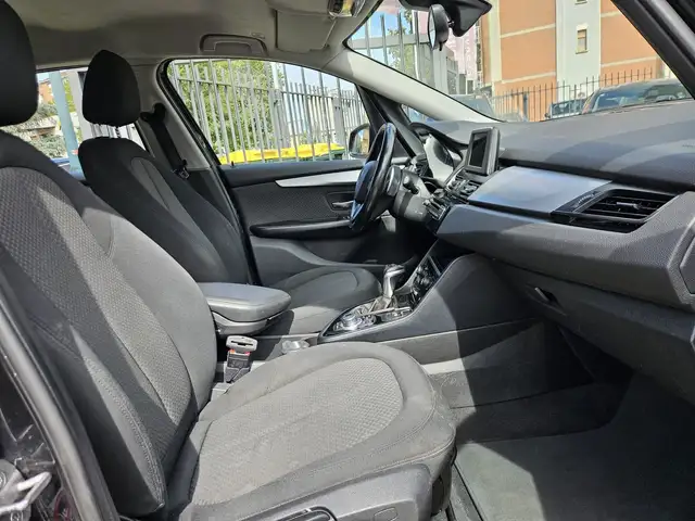 BMW 2 Series view 10