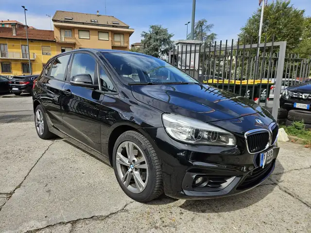 BMW 2 Series view 3