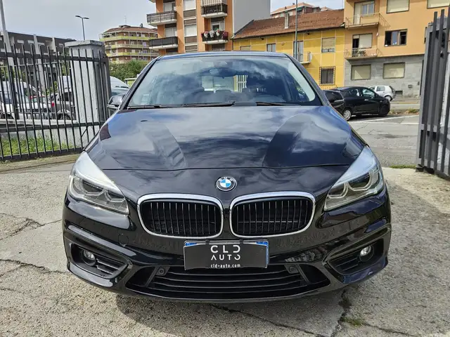 BMW 2 Series view 2