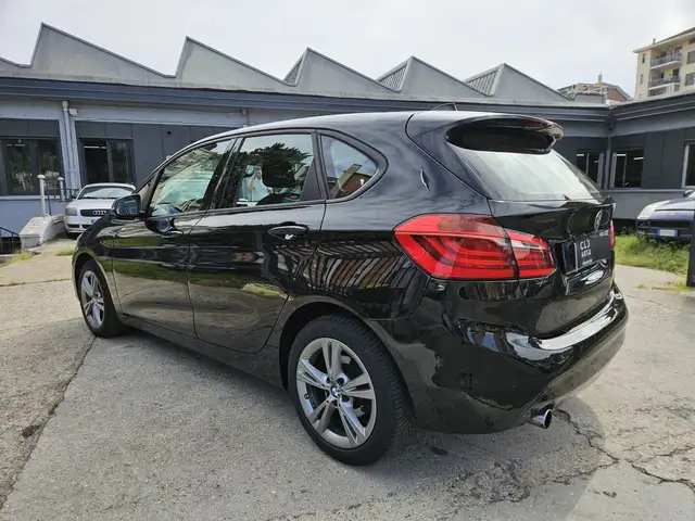 BMW 2 Series view 6