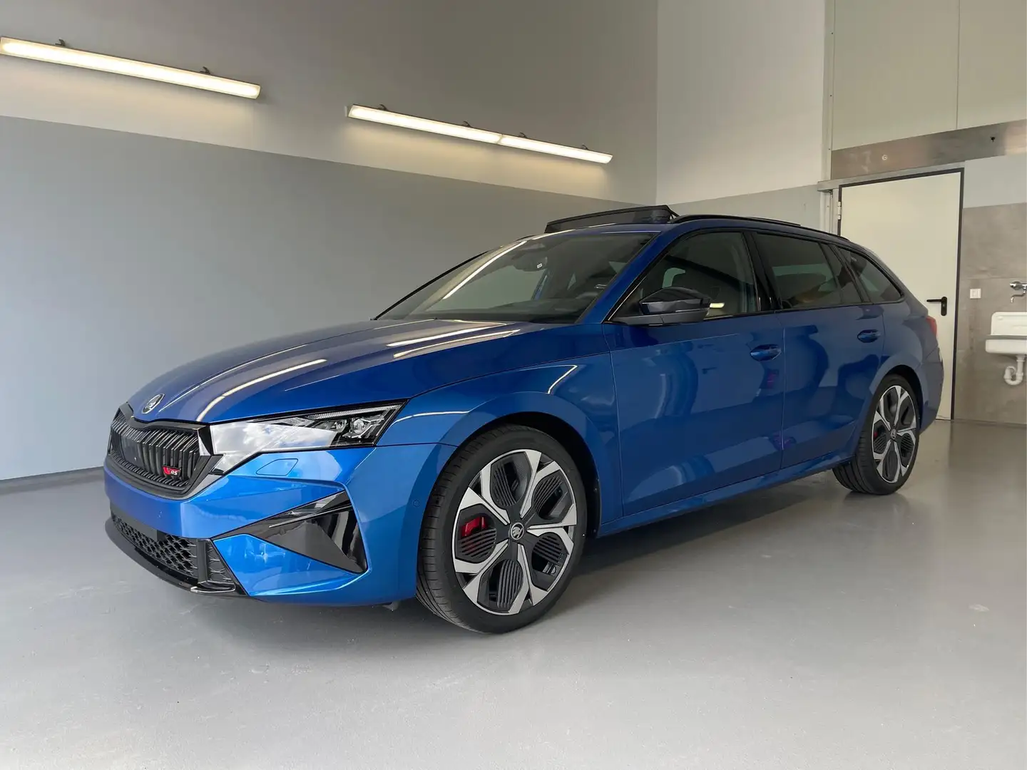 Skoda Octavia Combi RS 265PS DSG HUD+Pano+360°+DCC+AHK+CANTON... Blau - 1