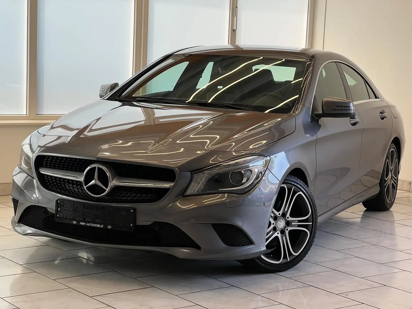 Mercedes-Benz CLA 180 - LED/SHZ/Navi Серый - 1