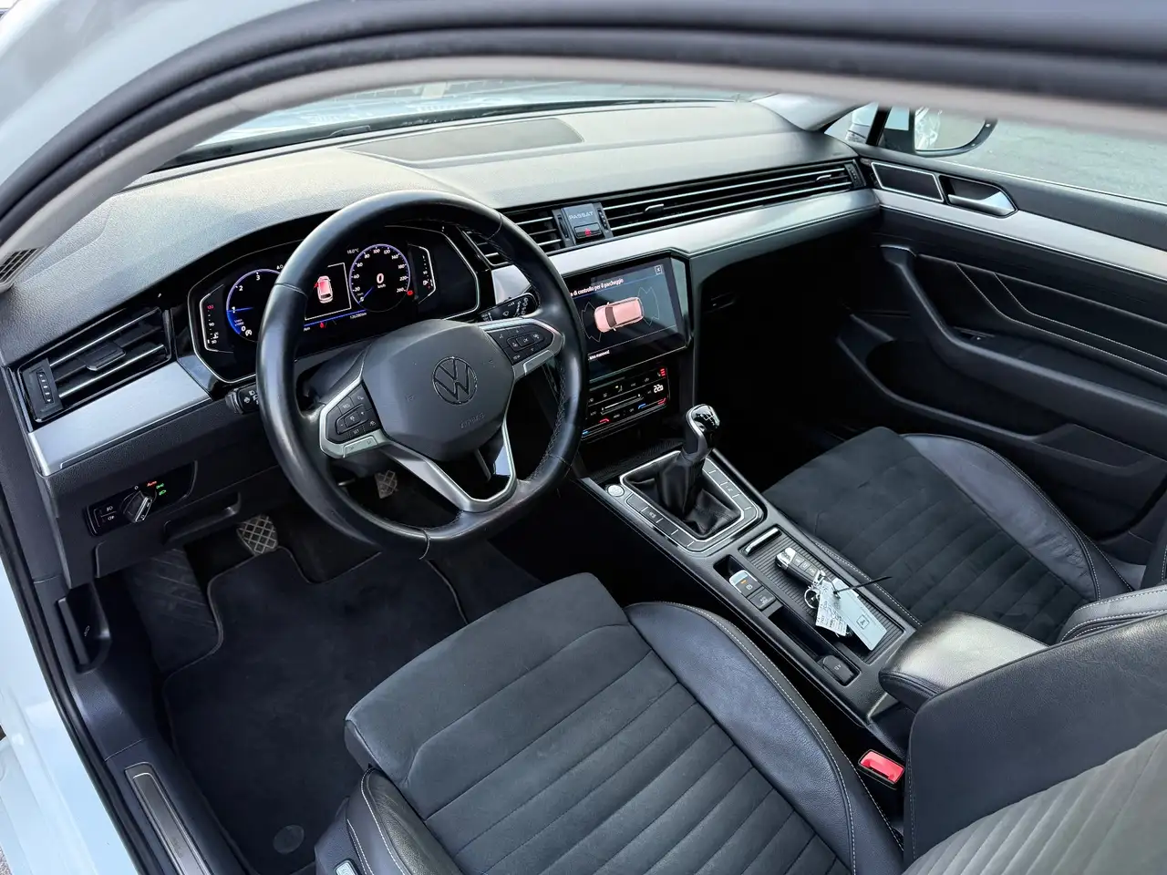 Volkswagen Passat Variant 2.0 TDI SCR EVO Executive, миниатюра 20