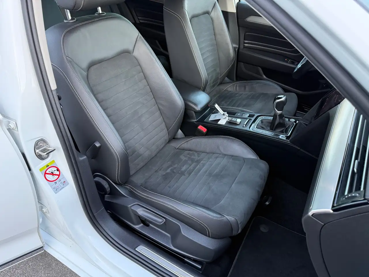 Volkswagen Passat Variant 2.0 TDI SCR EVO Executive, миниатюра 14
