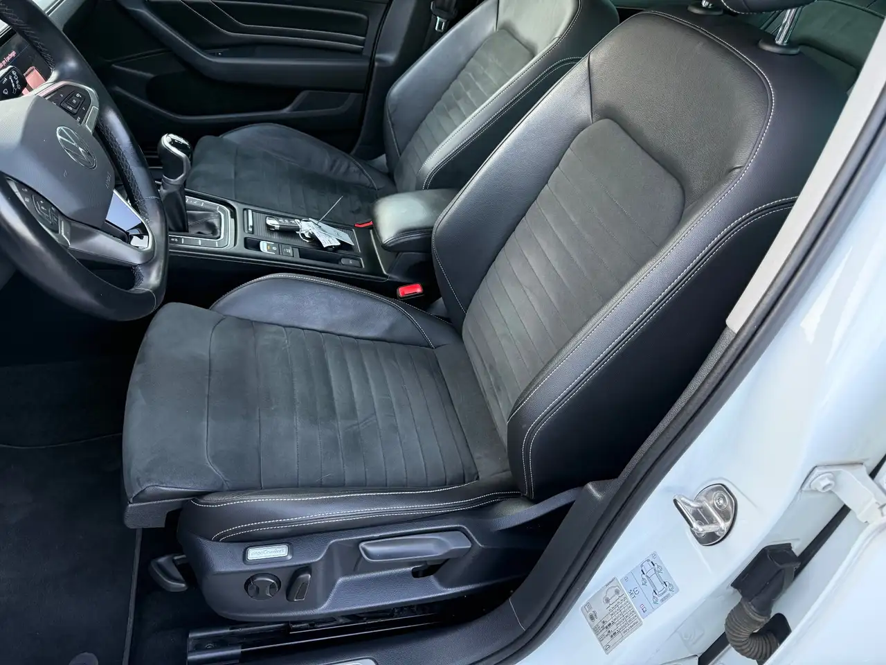 Volkswagen Passat Variant 2.0 TDI SCR EVO Executive, миниатюра 9