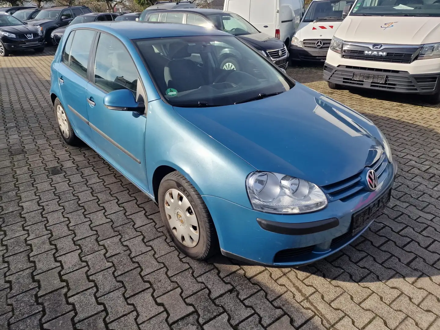 Volkswagen Golf Trendline Blau - 1